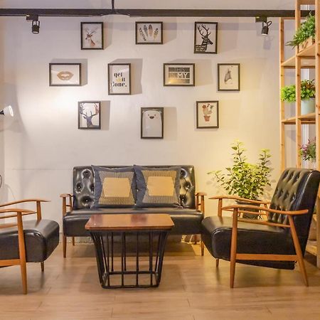 Bed and Breakfast Folk Poshtel Silom Bangkok Exterior foto