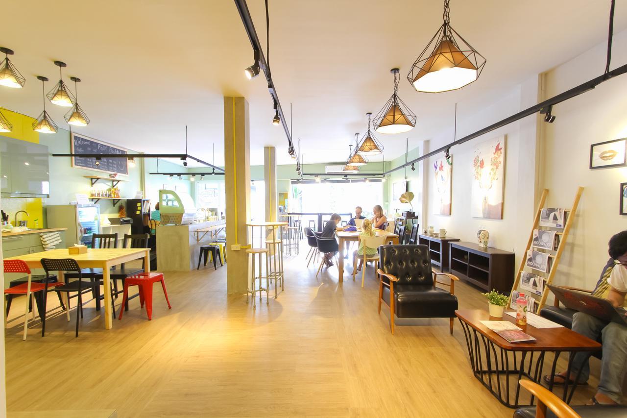 Bed and Breakfast Folk Poshtel Silom Bangkok Exterior foto
