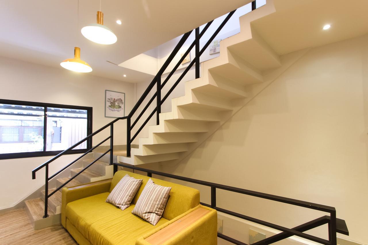 Bed and Breakfast Folk Poshtel Silom Bangkok Exterior foto