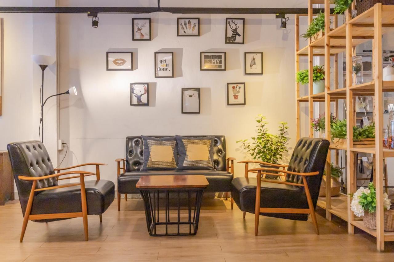 Bed and Breakfast Folk Poshtel Silom Bangkok Exterior foto