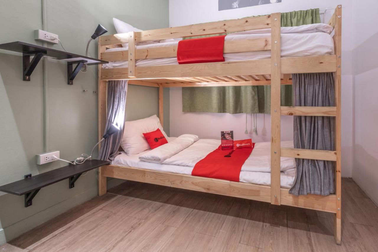 Bed and Breakfast Folk Poshtel Silom Bangkok Zimmer foto
