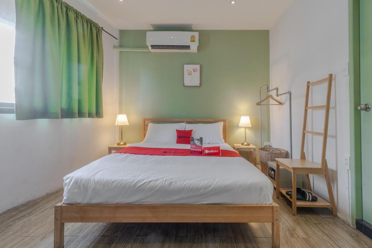 Bed and Breakfast Folk Poshtel Silom Bangkok Zimmer foto